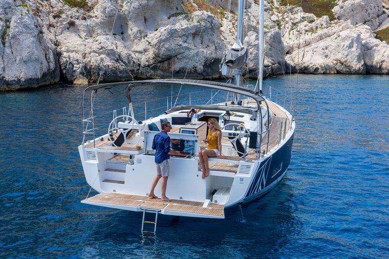 Book yachts online - sailboat - Dufour 530 - PERSEIDE - rent