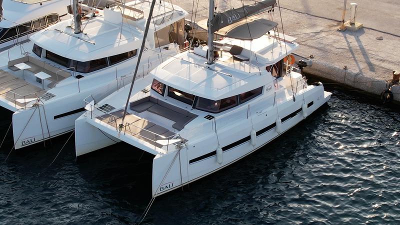 Book yachts online - catamaran - Bali 4.1 - Double Kiss - rent