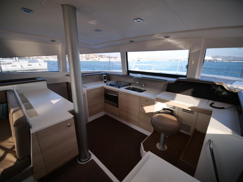 Book yachts online - catamaran - Bali 4.1 - Double Kiss - rent