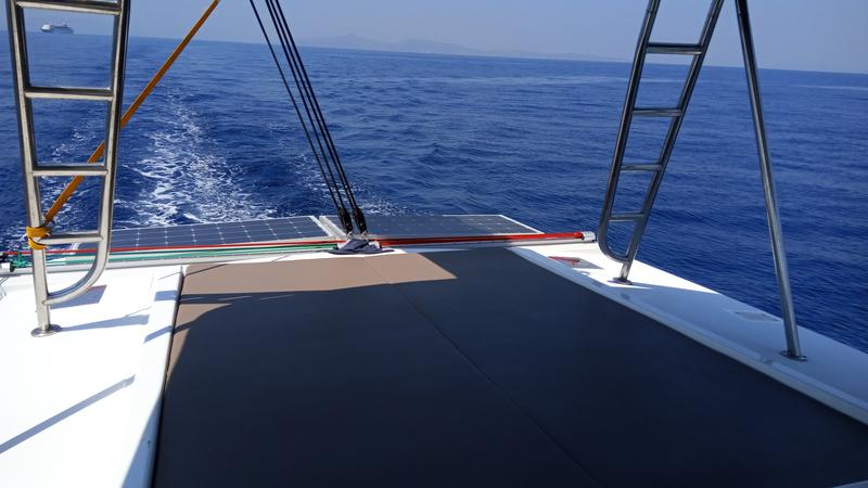 Book yachts online - catamaran - Bali 4.1 - Double Kiss - rent