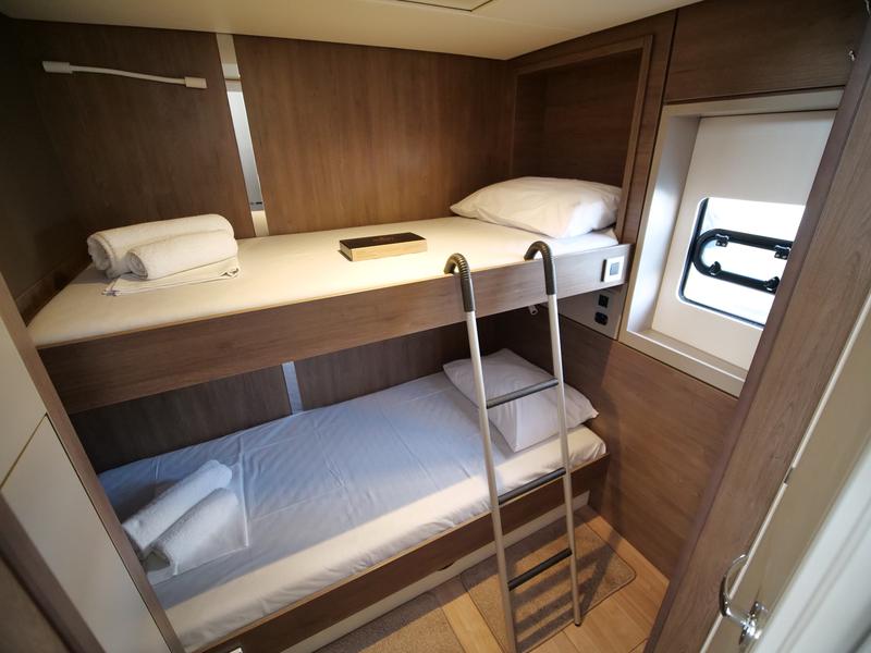 Book yachts online - catamaran - Bali 4.8 - EAGLE - rent
