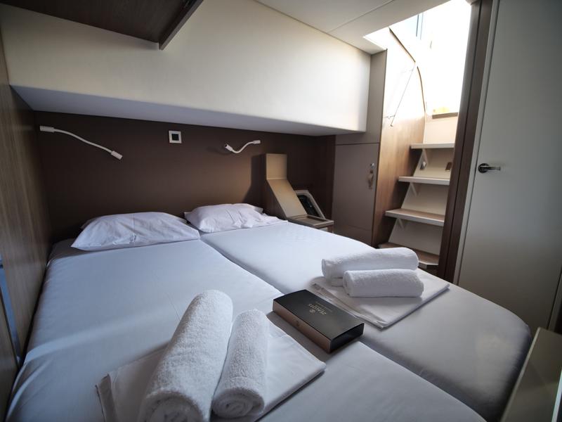 Book yachts online - catamaran - Bali 4.8 - EAGLE - rent