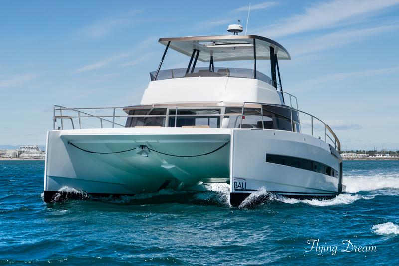 Book yachts online - powercatamaran - Bali 4.3 MY - Flying Dream  - rent