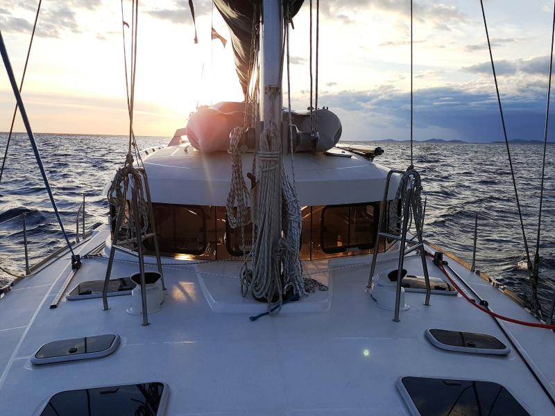 Book yachts online - sailboat - Dufour Atoll 6 - Nephele - rent