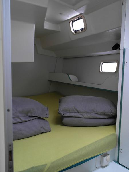Book yachts online - sailboat - Dufour Atoll 6 - Nephele - rent