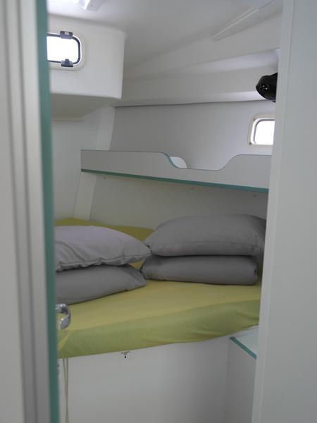 Book yachts online - sailboat - Dufour Atoll 6 - Nephele - rent