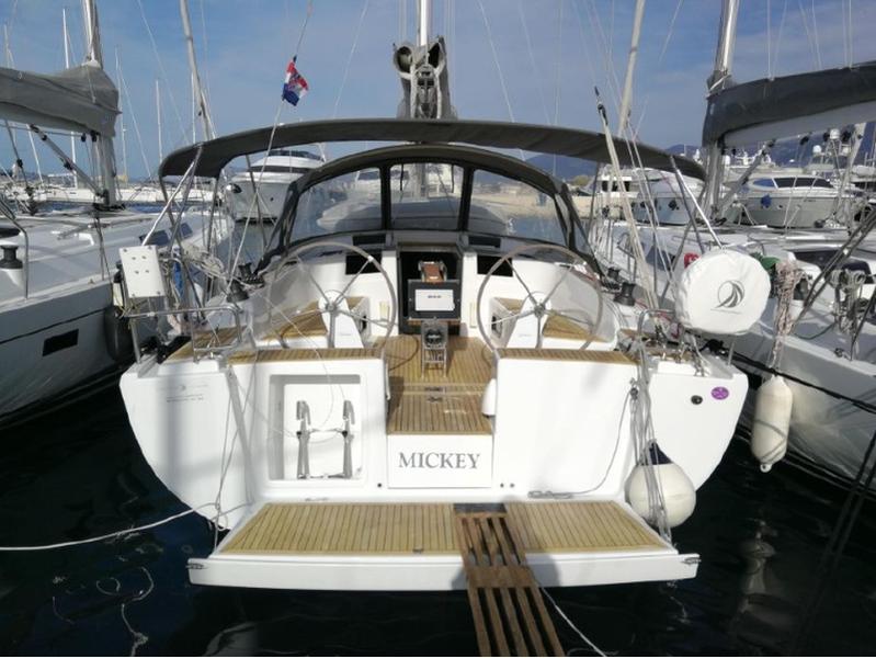 Book yachts online - sailboat - Hanse 415 - Mickey - rent