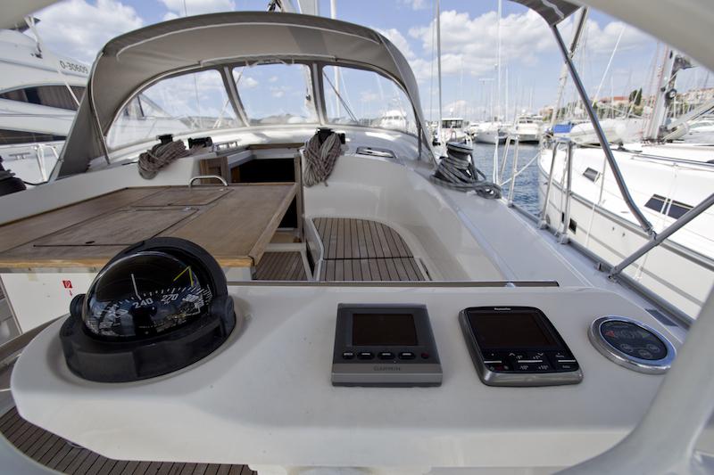 Book yachts online - sailboat - Bavaria 45 - Bonata - rent