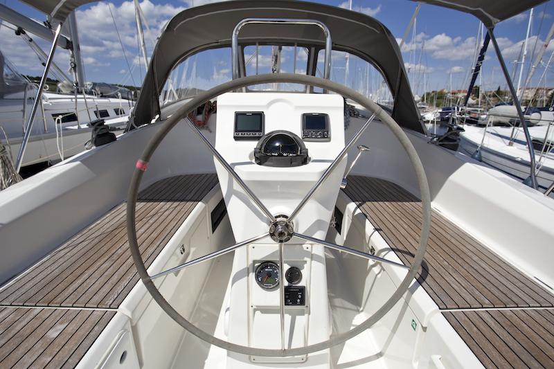 Book yachts online - sailboat - Bavaria 36 Cruiser - Mystic - rent