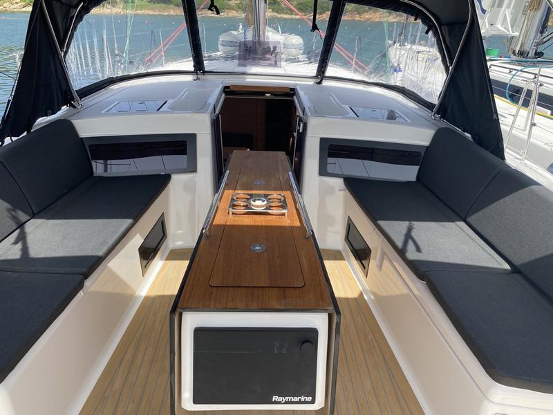 Book yachts online - sailboat - Dufour 470 - Virgo - rent