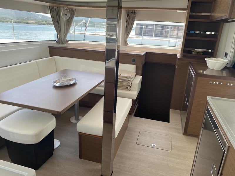 Book yachts online - catamaran - Lagoon 46 - Blue Alma (A/C, WM, Generator, Inverter 12/220V) - rent