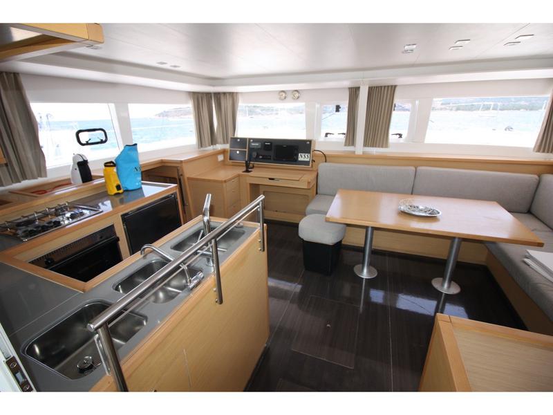 Book yachts online - catamaran - Lagoon 450F - Dugongo (Solar Panels, WM) - rent