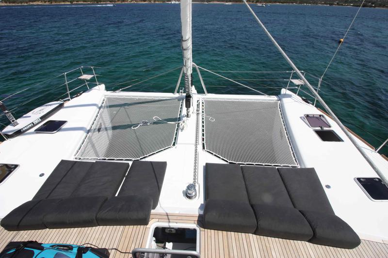 Book yachts online - catamaran - Lagoon 620 (10+3) - The Sun (SXM)  (5 cab + 3 crew) (AC, WM, Generator, Inverter, Tender Lift) - rent