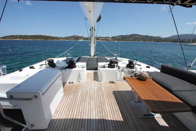 Book yachts online - catamaran - Lagoon 620 (10+3) - The Sun (SXM)  (5 cab + 3 crew) (AC, WM, Generator, Inverter, Tender Lift) - rent