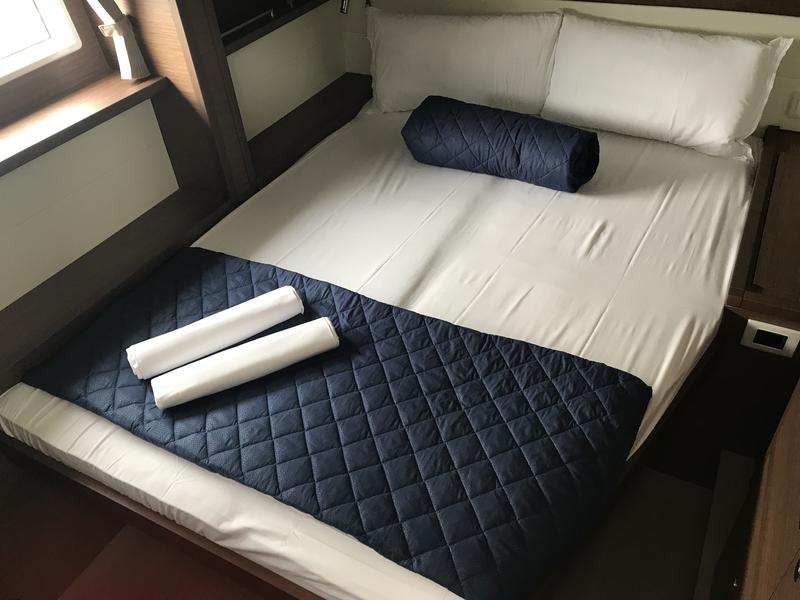 Book yachts online - catamaran - Lagoon 52F - 6 cab - Dugongo II (TOR) (6 cab + 1 crew) (A/C, WM, Generator, Inverter, Tender Lift) - rent