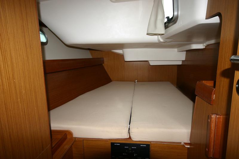 Book yachts online - sailboat - Sun Odyssey 42i - Nihal - rent