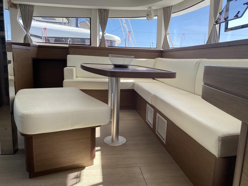 Book yachts online - catamaran - Lagoon 42 - Diadema (A/C, WM, Generator, Inverter) - rent