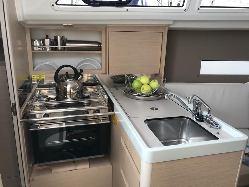 Book yachts online - sailboat - Oceanis 30.1 - Mimosa - rent