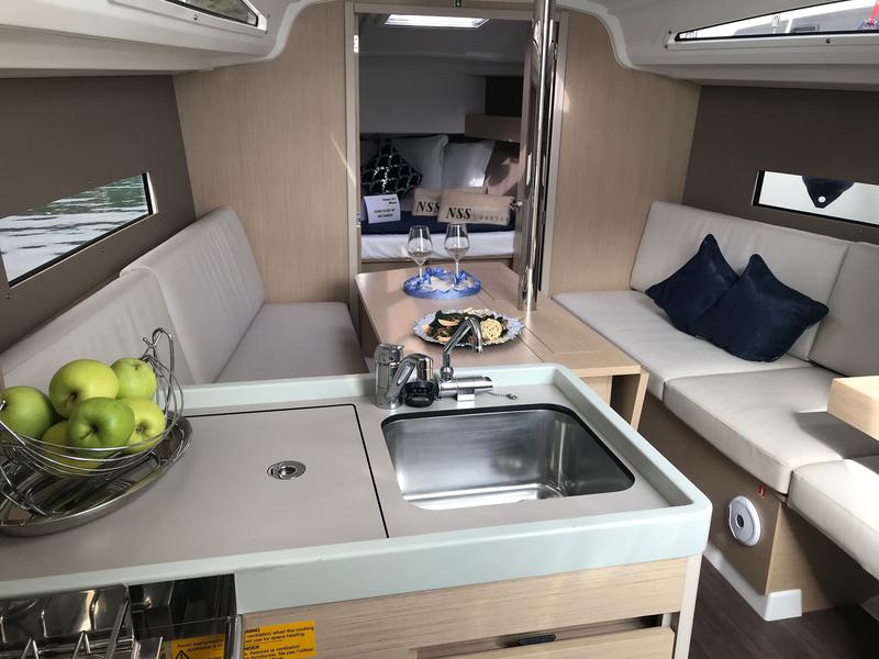 Book yachts online - sailboat - Oceanis 30.1 - Mimosa - rent