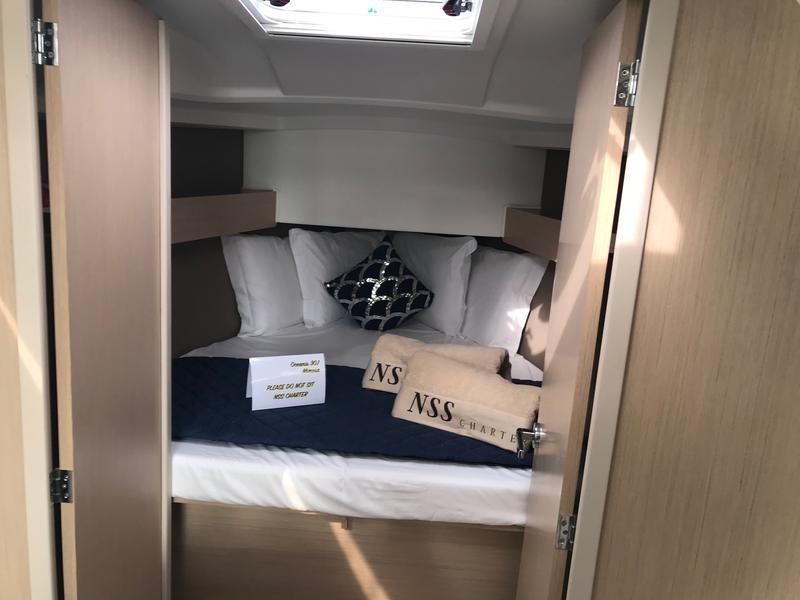 Book yachts online - sailboat - Oceanis 30.1 - Mimosa - rent