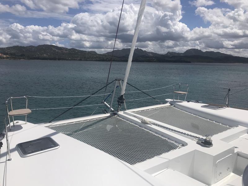Book yachts online - catamaran - Lagoon 450F - Cor Caroli (GND) (A/C, WM, Generator, Inverter) - rent