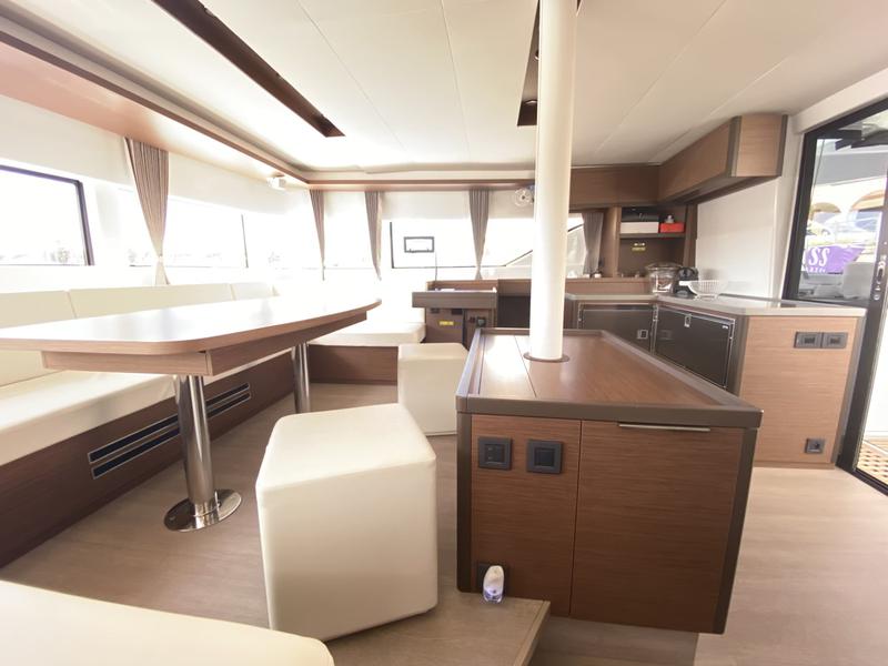 Book yachts online - catamaran - Lagoon 50 - Coraline - rent