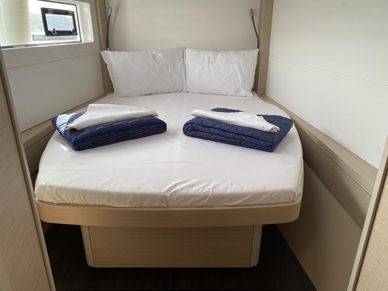 Book yachts online - catamaran - Lagoon 46 - Archè II - rent