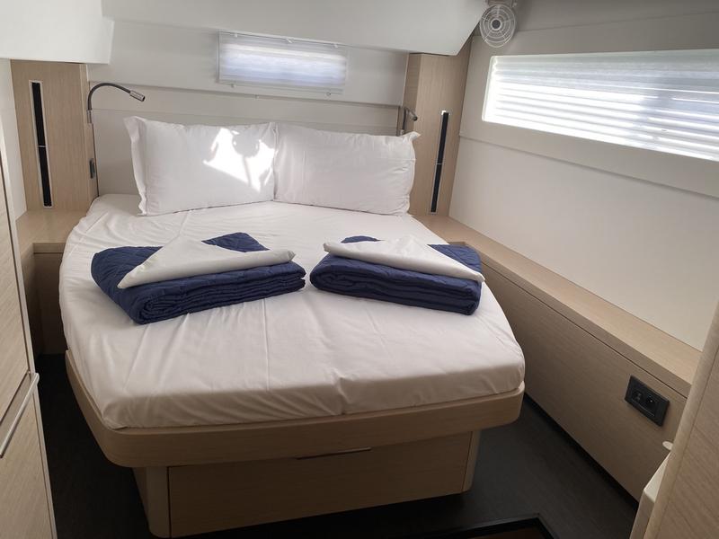 Book yachts online - catamaran - Lagoon 46 - Archè II - rent