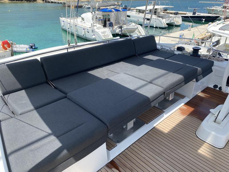 Book yachts online - catamaran - Lagoon 52F (5 cab) - Naka (SXM) - rent