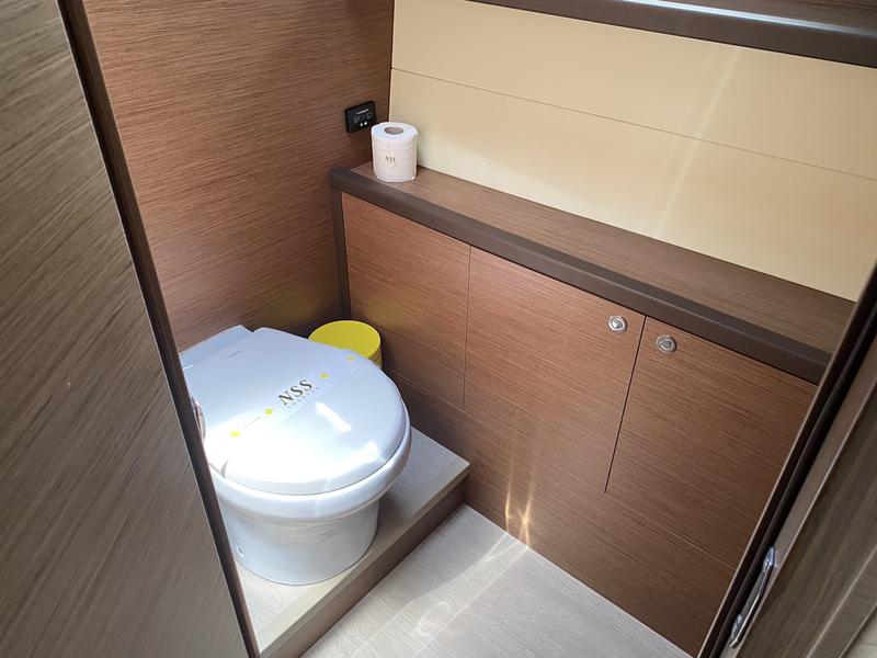 Book yachts online - catamaran - Lagoon 52F (5 cab) - Naka (SXM) - rent