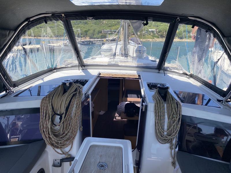 Book yachts online - sailboat - Dufour 390 Grand Large - Musica - rent