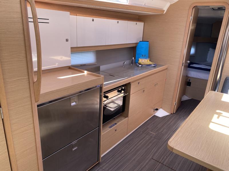 Book yachts online - sailboat - Dufour 390 Grand Large - Musica - rent