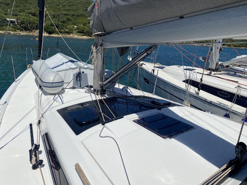 Book yachts online - sailboat - Dufour 390 Grand Large - Musica - rent