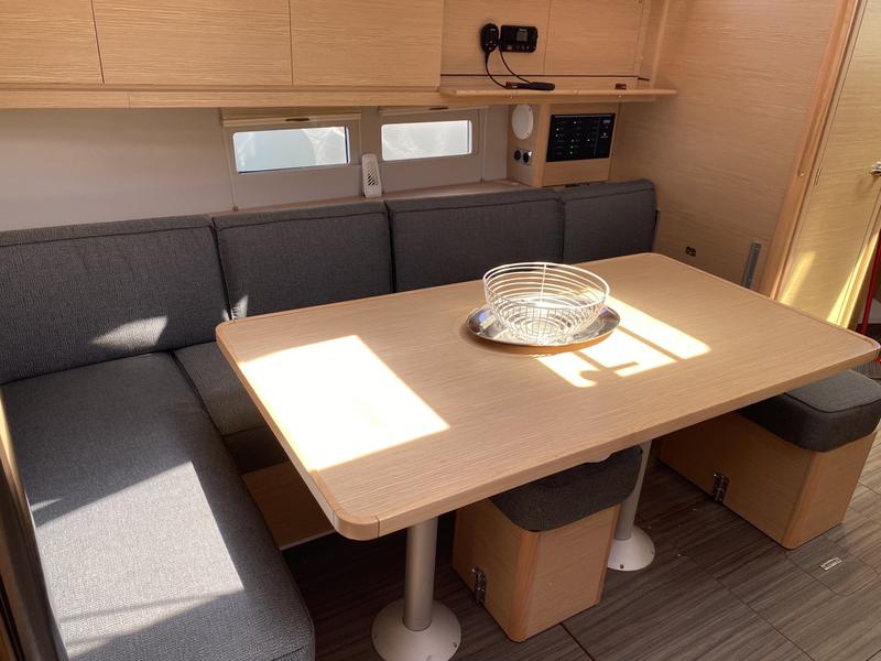 Book yachts online - sailboat - Dufour 390 Grand Large - Musica - rent