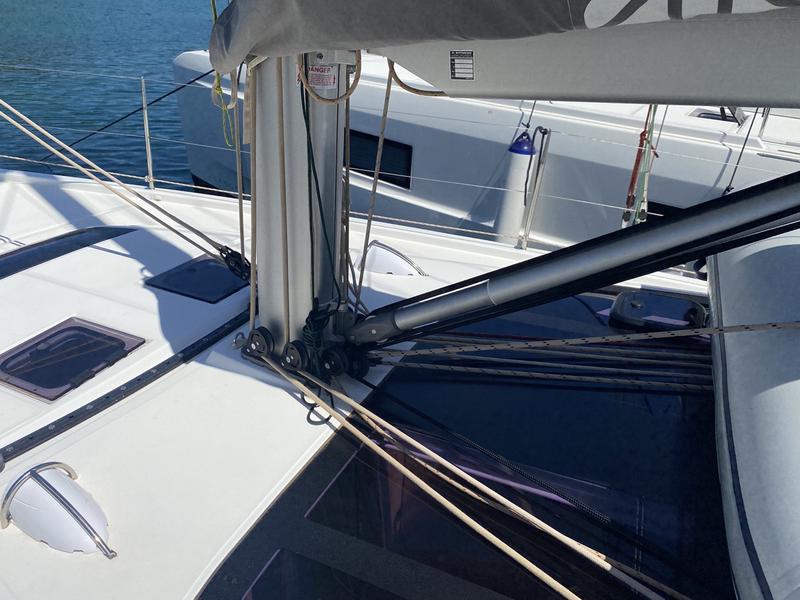 Book yachts online - sailboat - Dufour 430 Grand Large - Pavo - rent