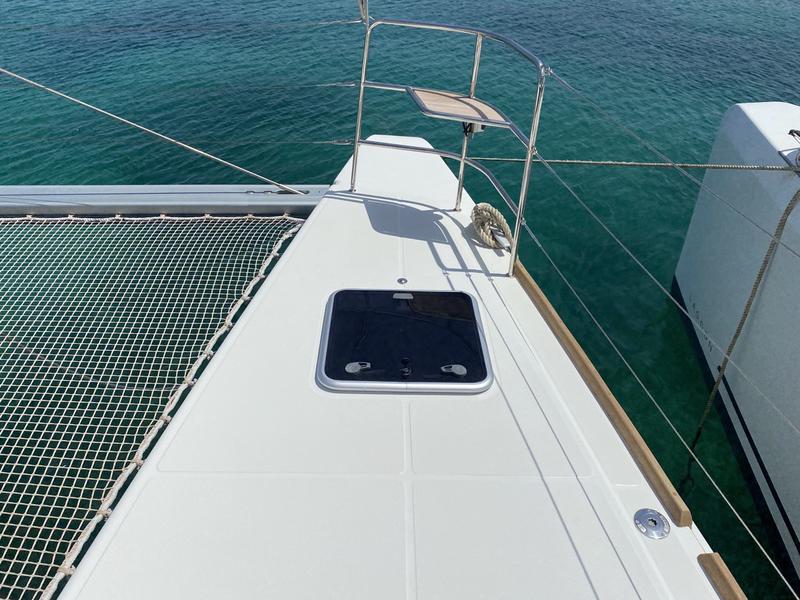 Book yachts online - catamaran - Lagoon 52F (5 cab) - NAKA (ANU) - rent