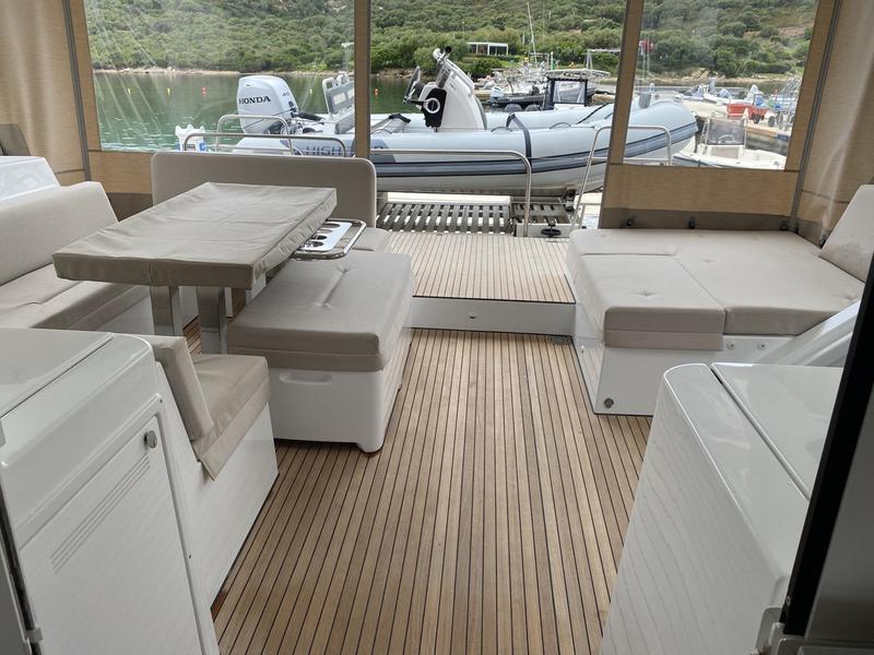 Book yachts online - catamaran - Lagoon 52F (5 cab) - Big Daddy - rent