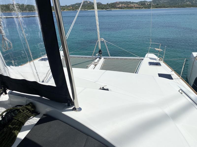 Book yachts online - catamaran - Lagoon 52F (5 cab) - Naka (A/C, WM, Generator, Inverter, Tender Lift) - rent