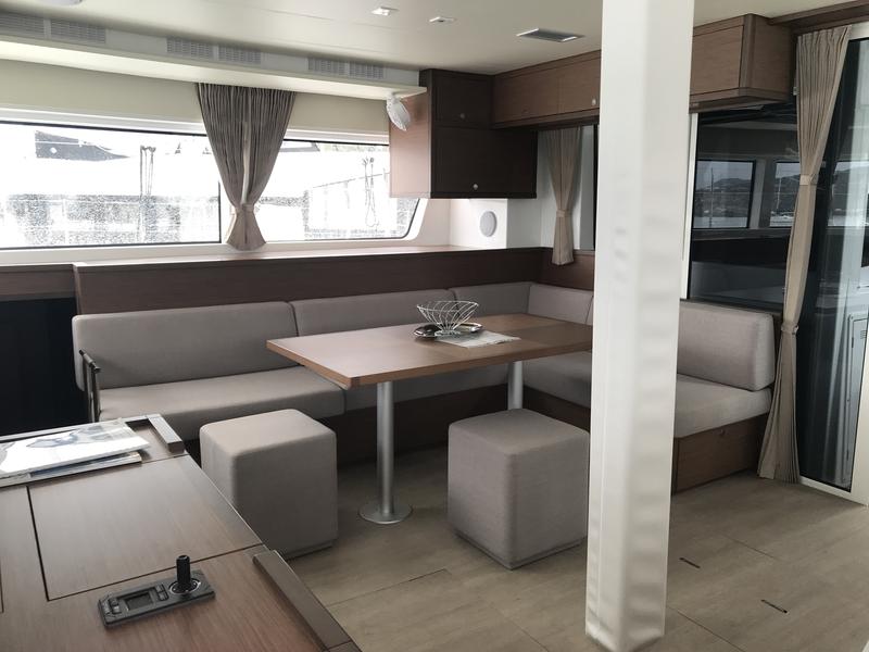 Book yachts online - catamaran - Lagoon 52F - 6 cab - Dugongo II (SXM) (6 cab + 1 crew) (A/C, WM, Generator, Inverter, Tender Lift) - rent