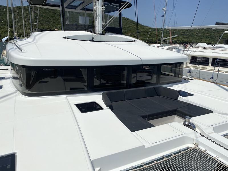 Book yachts online - catamaran - Lagoon 52F (5 cab) - Naka (TOR) - rent