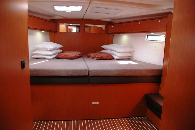 Book yachts online - sailboat - Bavaria Cruiser 51 - Zedaron - rent