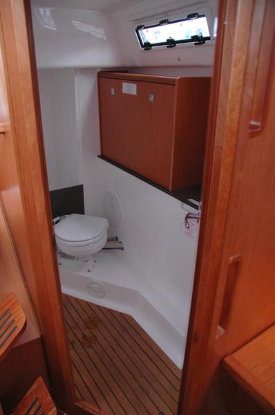 Book yachts online - sailboat - Bavaria Cruiser 33 - Kleeia - rent