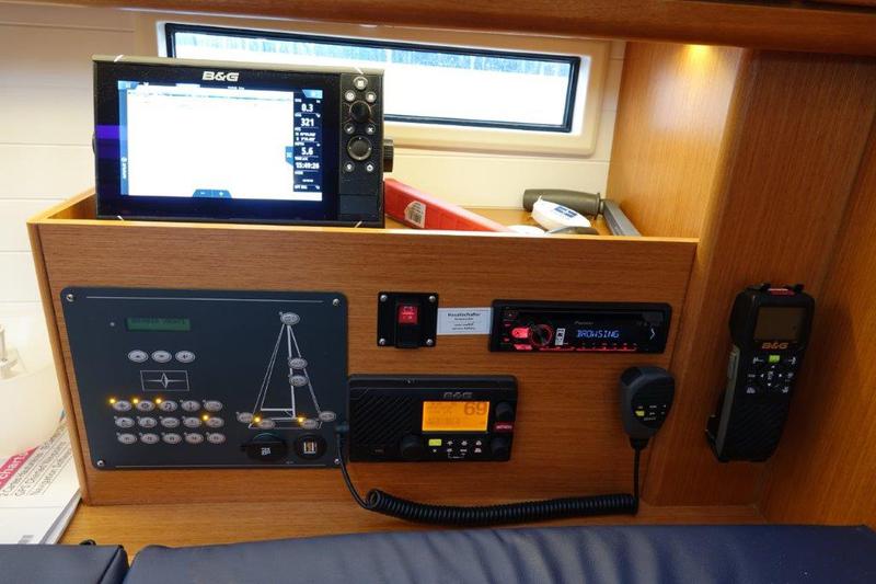 Book yachts online - sailboat - Bavaria Cruiser 46 - Dione - rent