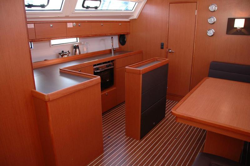 Book yachts online - sailboat - Bavaria Cruiser 46 - Sadira - rent