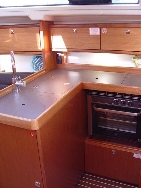 Book yachts online - sailboat - Bavaria Cruiser 34 - Merak - rent