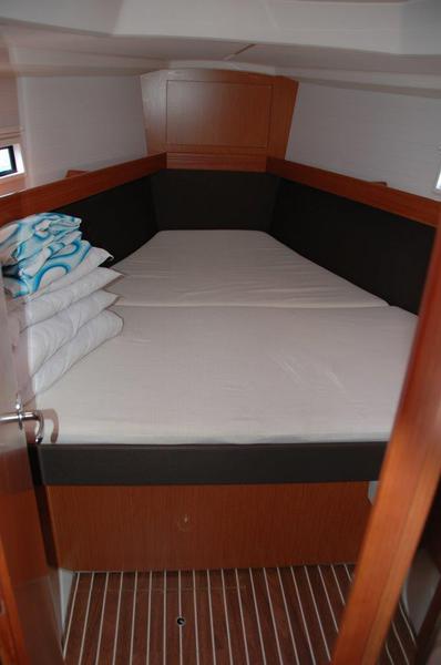 Book yachts online - sailboat - Bavaria Cruiser 37 - Venere - rent