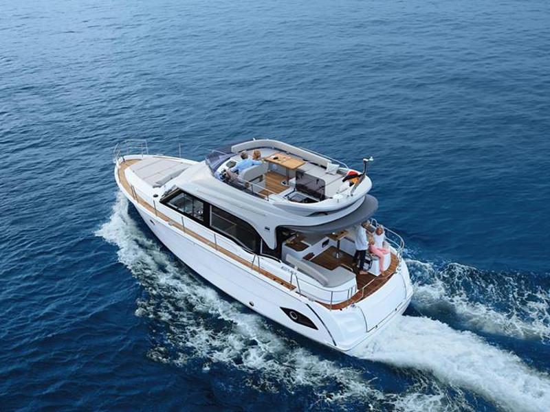 Book yachts online - motorboat - Bavaria E40 Fly - Aquatic Vita - rent