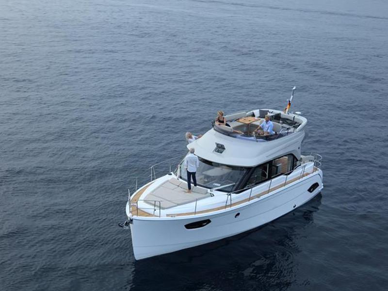 Book yachts online - motorboat - Bavaria E40 Fly - Aquatic Vita - rent