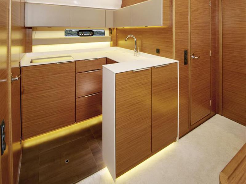 Book yachts online - motorboat - Bavaria Sport S45 HT - VAROLA - rent