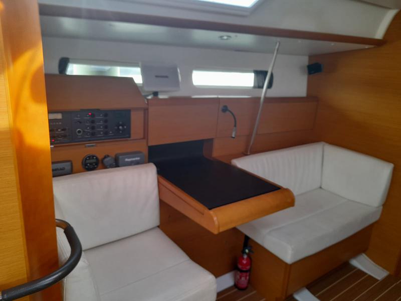 Book yachts online - sailboat - Sun Odyssey 439 - Mira - rent